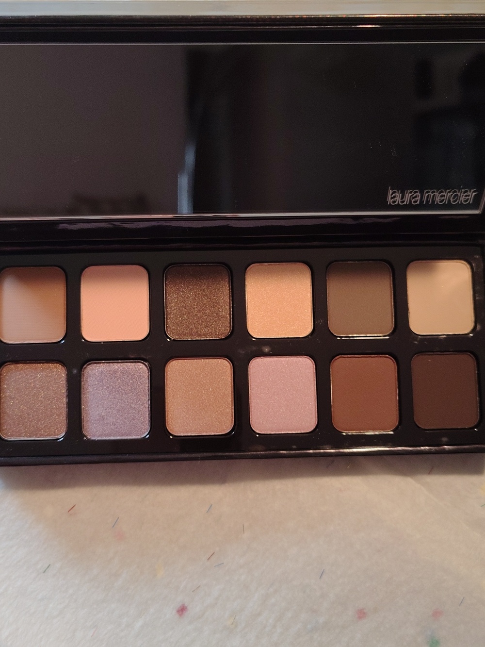 NIB LAURA MERCIER EXTREME NEUTRALS EYE SHADOW PALETTE - Picture 2 of 5